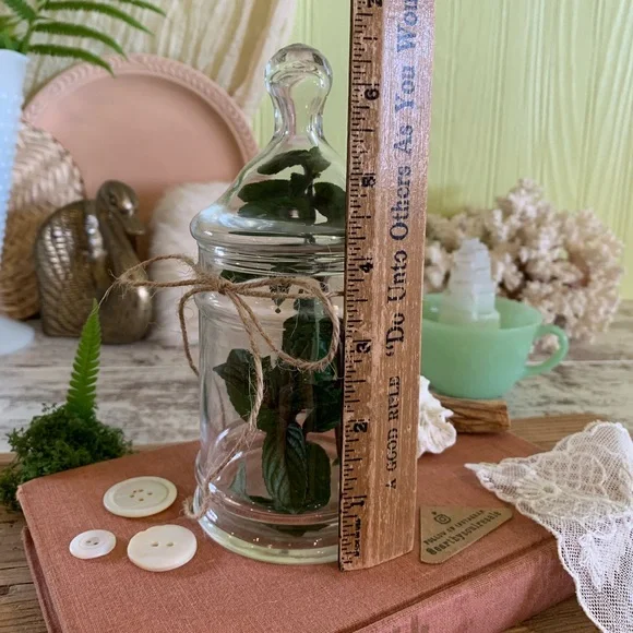 Vintage Glass Canister 🫙 - Picture 6 of 9